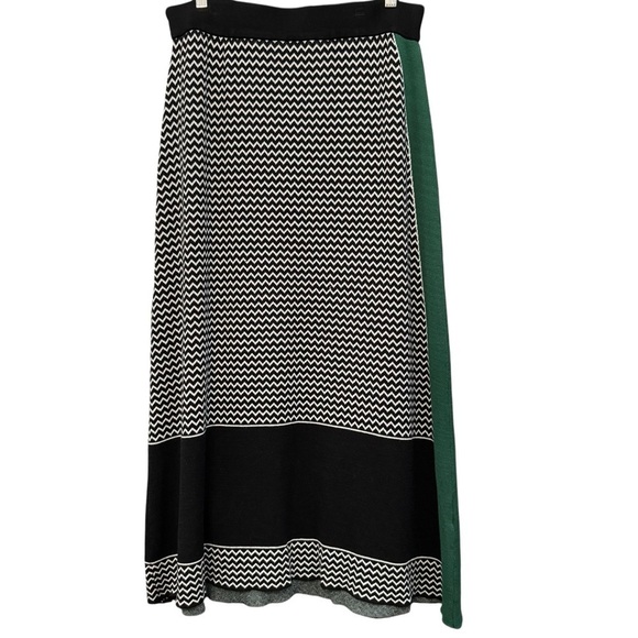 Knit Maxi Skirt XS Black White Zigzag Print with Green Panel - Picture 3 of 5